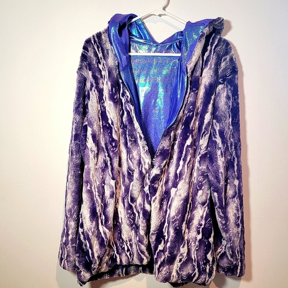 Faux Minky reversible coat / Coquettery Clothing - Picture 1 of 5